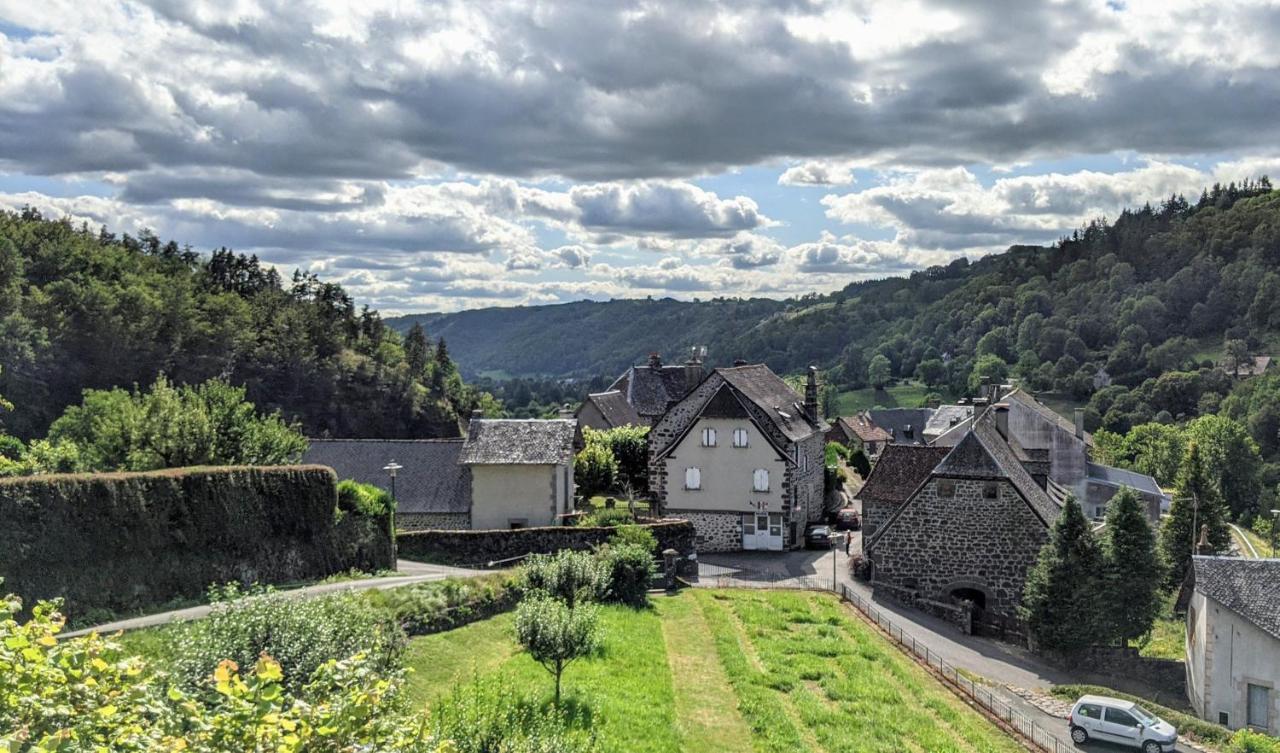 La Maison Normande Saint-Cirgues-de-Jordanne ภายนอก รูปภาพ